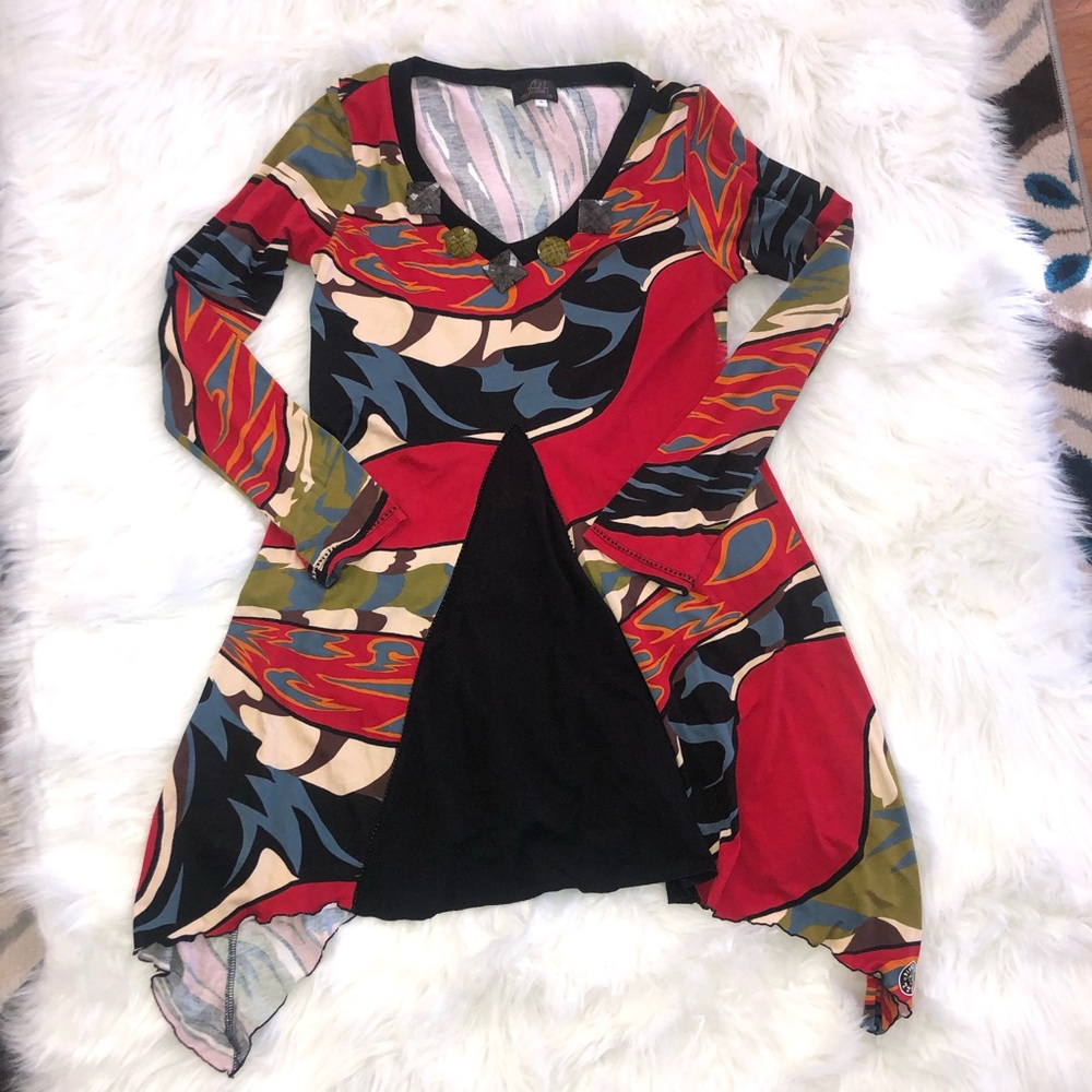 Faith Geometric Tunic Long Sleeve